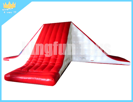 Airtight inflatable water slide